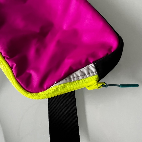 Lululemon Belt Bag - Picture 5 of 7